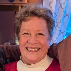 Meet your Posher, Carolyn